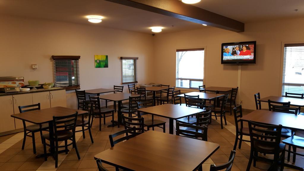 Quality Inn Airport Moncton Exteriör bild