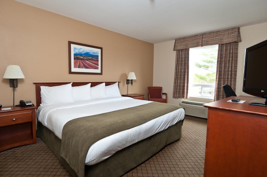 Quality Inn Airport Moncton Exteriör bild